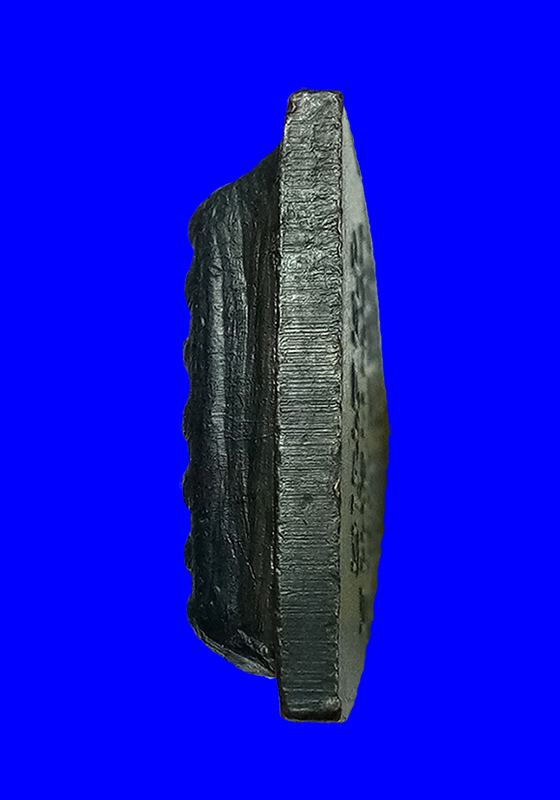 พระหลวงปู่ทวด พิมพ์เตารีดหลังตัวหนังสือ วัดเอี่ยมวรนุช กรุงเทพฯ เนื้อทองแดงรมดำ ปี2508