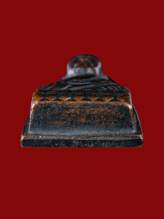 พระหลวงปู่ทวดหลังตัวหนังสือพิมพ์ใหญ่ พิมพ์หน้าโบราณ/กรรมการ(ใ.ไม่แตก) วัดช้างให้ ปี2508