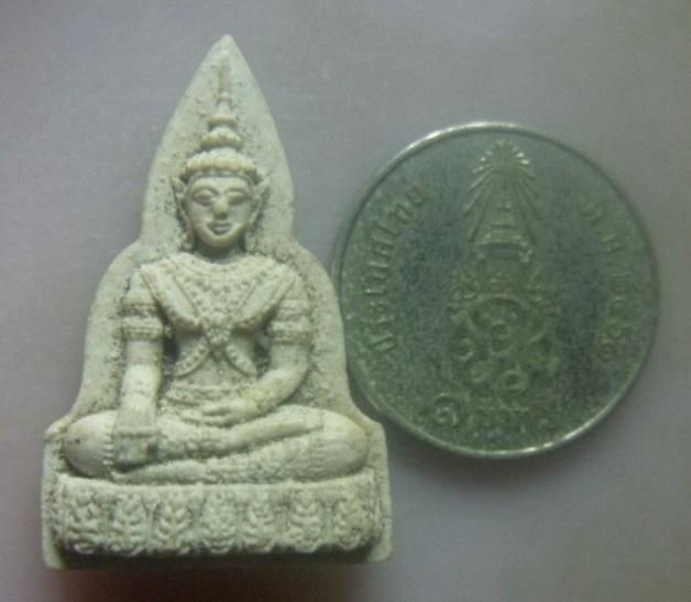 **เบา​ๆ​**พระเจ้าศรีธรรมโศกราช เนื้อผง วัดพระมหาธาตุ จ.นครศรีธรรมราช ปี ๒๕๒๙**สวยๆ 