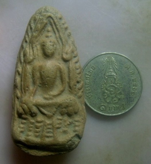 **เบา​ๆ​**พระพุทธนั่งปางมารวิชัย เนื้อดิน เก่าๆ ไม่ทราบที่**เนื้อจัด สวยๆ เชิญชมครับ