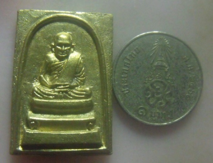**เบา​ๆ​**เหรียญหล่อโบราณ หลวงพ่อเงิน รุ่นบารมีแผ่ไพศาล พิธีใหญ่ ปี ๒๕๔๒**เนื้อทองทิพย์ ตอกโค้ด สวยๆ