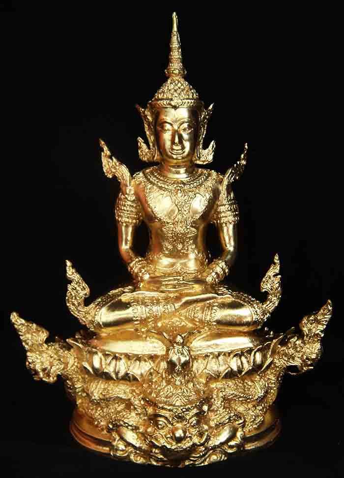 พระพุทธรูปทรงเครื่องจักรพรรดิ์ ปางสมาธิ 
