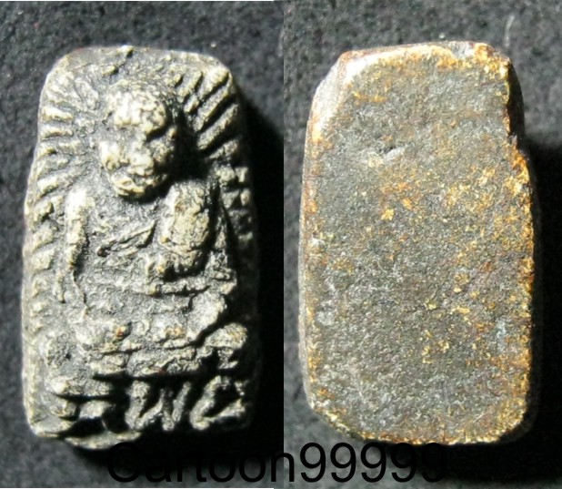 พระผงรูปเหมือน หลวงพ่อทิพย์ วัดโพธิ์ทอง บุรีรัมย์ครับ สร้างน้อย สุดยอดหายากครับผม