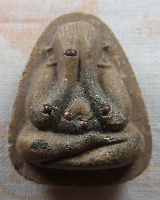 พระปิดตารุ่น๑ ปลดทุกข์ ปลดหนี้ รวย หลวงพ่อผล วัดหนองแขม(วัดสหธรรมิการาม) จ.เพชรบุรี ปี๒๕๕๔