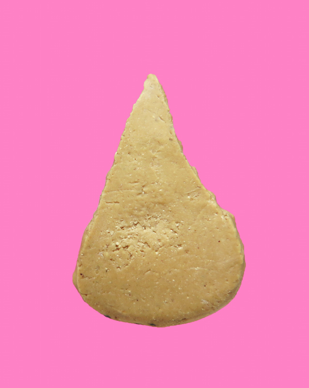 พระผงน้ำมัน พิมพ์ใบไม้ สวยๆ