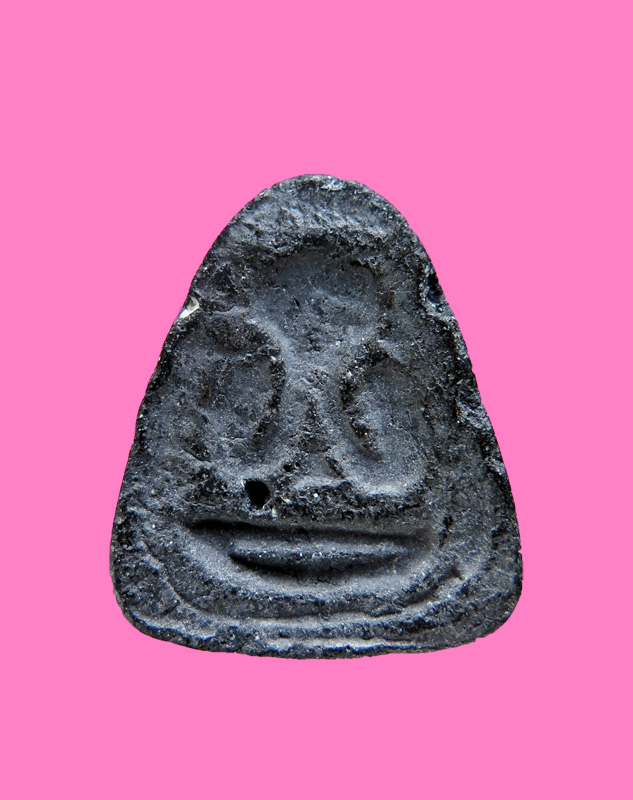 ปิดตา เนื้อผงดำ หลังแบบ เก่า