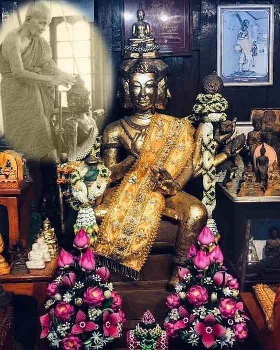 พระเหนือพรหมเต็มองค์ พิมพ์ใหญ่ (พิมพ์มาตรฐาน) เนื้อผงมหาจักรพรรดิ ปี 2517 หลวงปู่ดู่ วัดสะแก อยุธยา