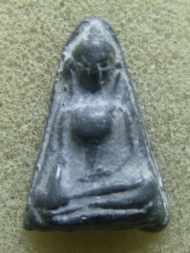 **เบา​ๆ​**พระพิมพ์ผงสุพรรณ เนื้อชินหลังลายผ้า เก่าไม่ทราบที**สวยๆ เชิญชมครับ