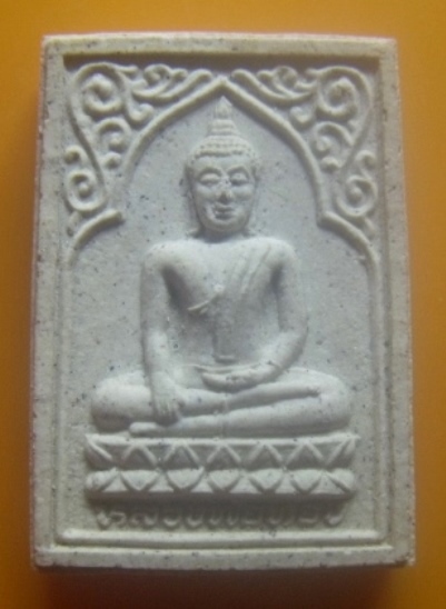 **เบาๆ**พระผงหลวงพ่อทอง รุ่นพัฒนาวัด วัดเขาตะเครา จ.เพชรบุรี ปี ๒๕๓๕**หลังยันต์ สวยๆ