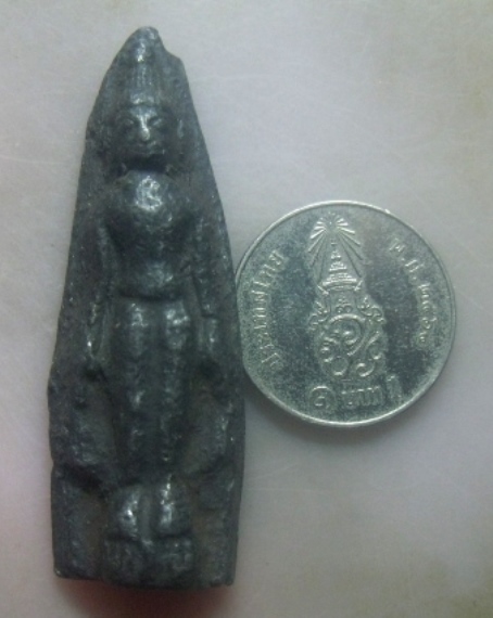 **เบาๆ**พระร่วงปางเปิดโลก เนื้อชินหลังลายผ้า เก่าๆ ไม่ทราบที**เนื้อจัด สวยๆ เชิญชมครับ