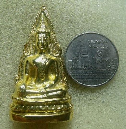 **เบาๆ**รูปหล่อพระพุทธชินราช เนื้อกะไหล่ทอง ใต้ฐานตอกโค้ด ไม่ทราบปี**สวยๆ เชิญชมครับ