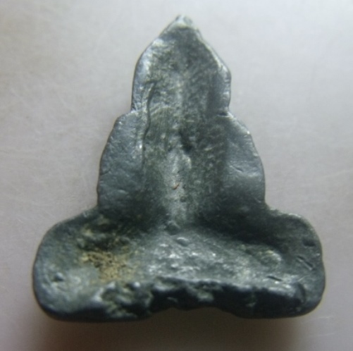**เบาๆ**พระพุทธนั่งปางสมาธิ เนื้อชินตะกั่ว เก่าๆ สวยๆ ไม่ทราบที่**เนื้อจัด เชิญชมครับ