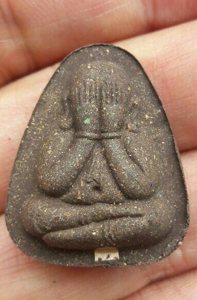 หลวงพ่อสุริยันต์ พระปิดตามหาโชคลาภ พิมพ์ใหญ่ เนื้อไม้ตะเคียน รุ่นสุริยันต์ ให้ รวย รวย รวย เคาะเดียว