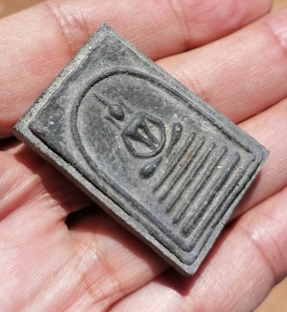 พระสมเด็จพิมพ์เทวดา​ ฐาน​ 5​ ชั้น เนื้อน้ำมันผสมใบลาน หลวงพ่อกวย วัดโฆสิตาราม ปี​ 2515​ เคาะเดียว   