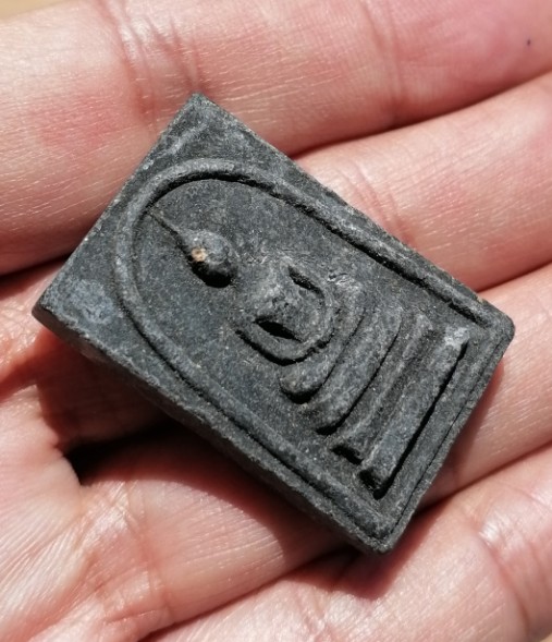 พระสมเด็จพิมพ์ใหญ่(เอวใหญ่)​ หลังพระสิวลี​ เนื้อเผงใบลาน​ หลวงพ่อกวย​ วัดโฆษิตาราม​ ปี​ 2515 เคาะเดี