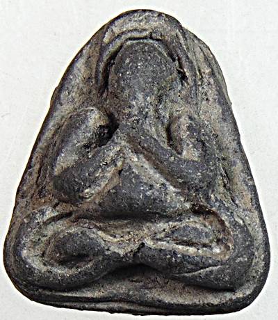 ๒๐ พระปิดตาเนื้อผง จาร