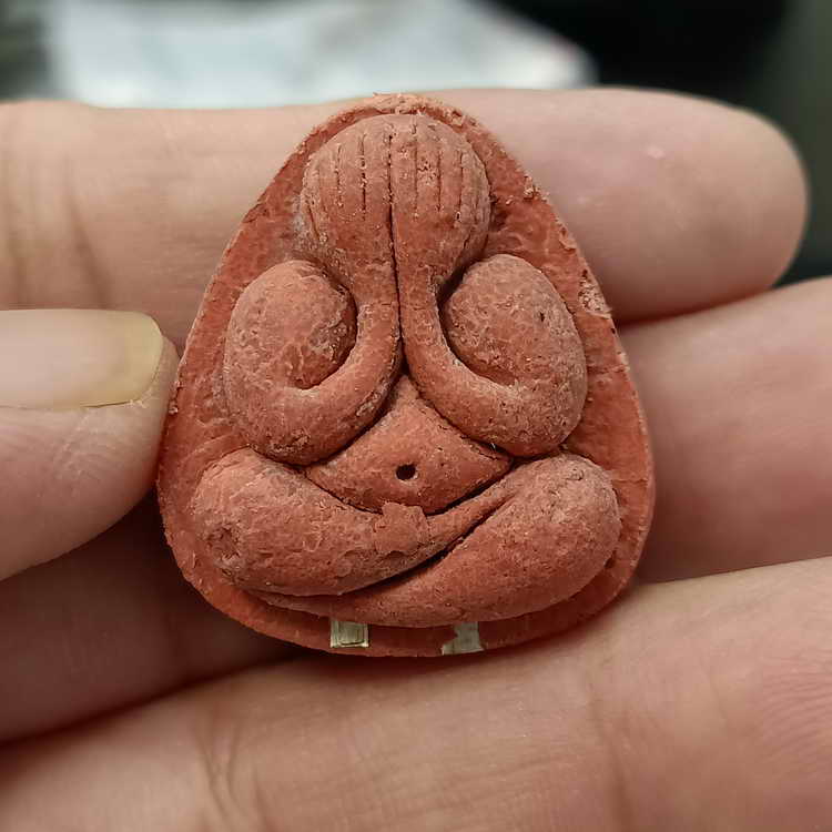 แรร์+ฝังพลอย พระปิดตามหาเสน่ห์ รุ่นสร้างโบสถ์ หลวงปู่โต๊ะ ปลุกเสก และอกวัดประดู่ฉิมพลี จ.กรุงเทพ