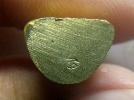 **เบา​ๆ​**รูปหล่อลอยองค์ หลวงปู่ทวด วัดช้างให้ ตอกโค้ดใต้ฐาน**กะไหล่ทอง สวยๆ เชิญชมครับ 