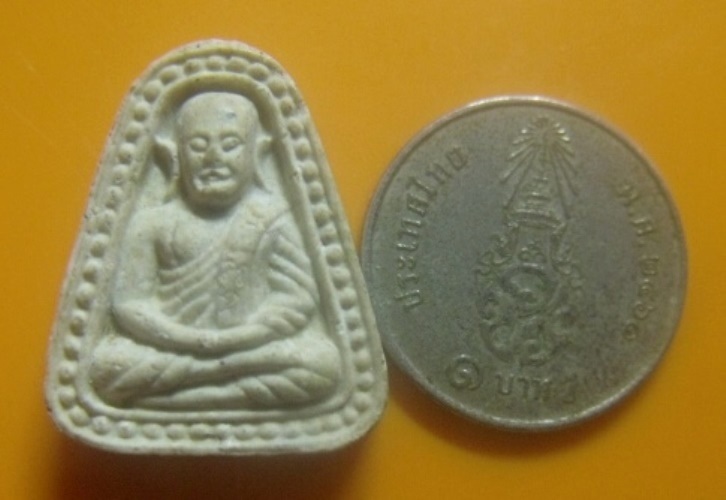 **เบา​ๆ**หลวงพ่อเงิน วัดบางคลาน รุ่นปลดหนี้ เนื้อผงมวลสารเกสรดอกไม้108 จาก 9 วัดศักดิ์สิทธิ์ ปี๒๕๓๔*