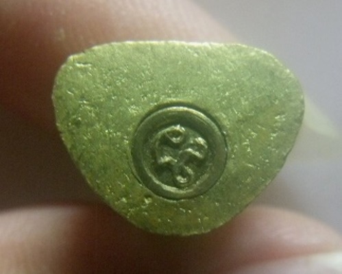 **เบาๆ**หลวงพ่อทวด วัดช้างให้ อุดกริ่ง (พระกริ่งศีล 5) วัดบพิตรพิมุข (วัดเชิงเลน) ปี ๒๕๔๖**หลังโค้ด