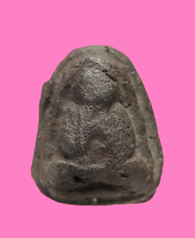 พระปิดตา ขัดสมาธิเพชร เนื้อดิน