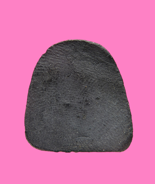 พระปิดตา เนื้อผงคลุกรัก