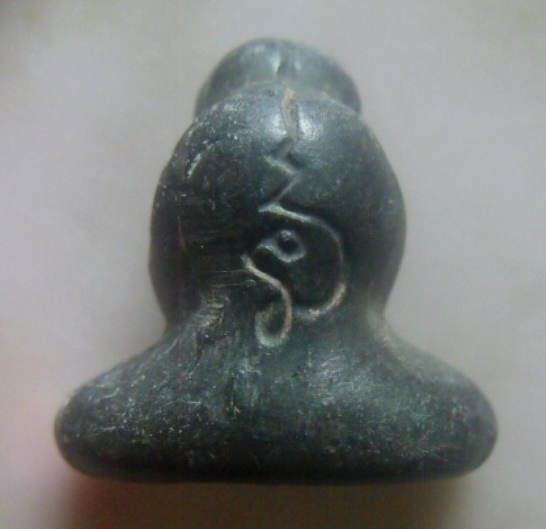 **เบาๆ**พระปิดตาลององค์ สายวัดบางแซะ เนื้อผงใบลาน มียันต์รอบองค์ สวยๆ**เชิญชมครับ 