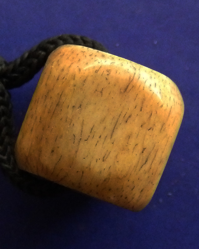 ลูกคั่นกระดูกแกะ เก่าๆ ขนาด 1.2-1.3 ซ.ม.