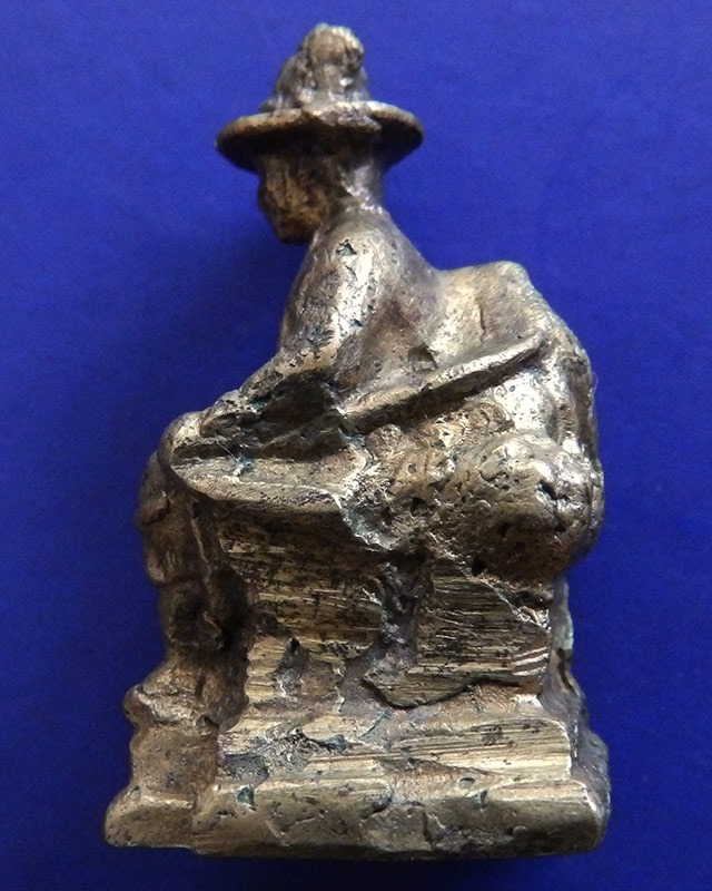 รูปหล่อพระเจ้าตากสิน เนื้อทองดอกบวบ เจ้าคุณศรี (สนธิ์) วัดสุทัศน์ พ.ศ. 2494