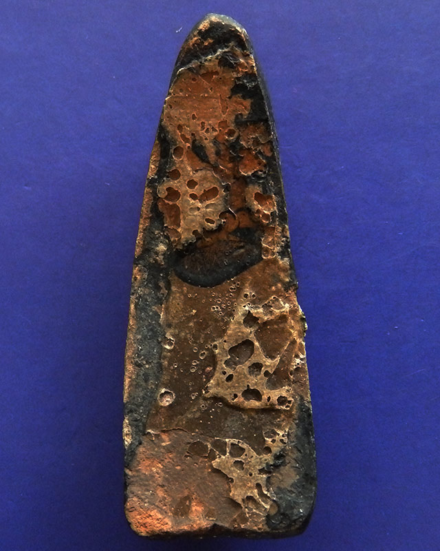 ยันต์ นะ เนื้อดินเผา ลงรัก ยาว 5.8 ซ.ม. พระบ้านเก่าเก็บหลายสิบปี