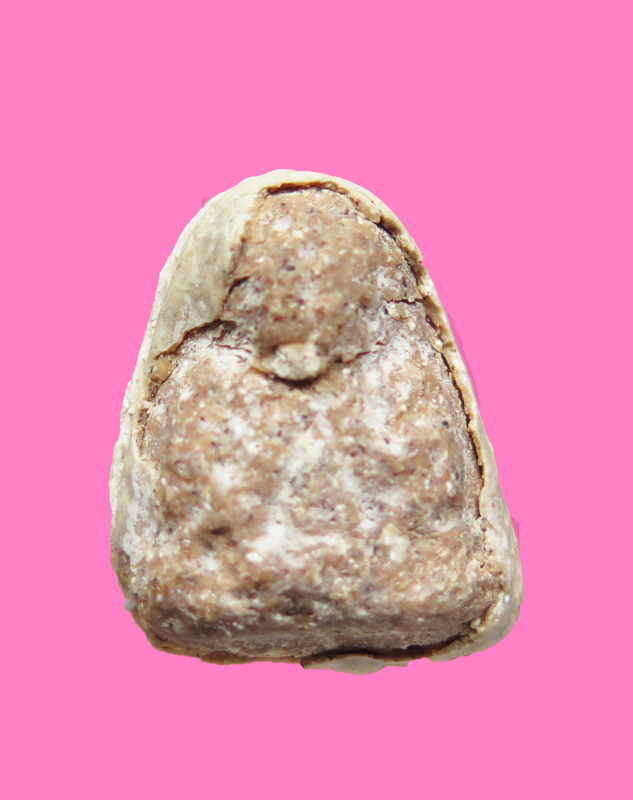 พระปิดตา เม็ดบัว เนื้อผง หลังแบบ 