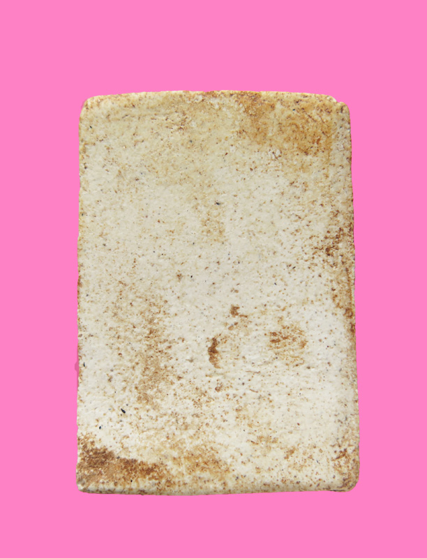 สมเด็จ มีหน้าตา แขนกลม หลังแอ่น