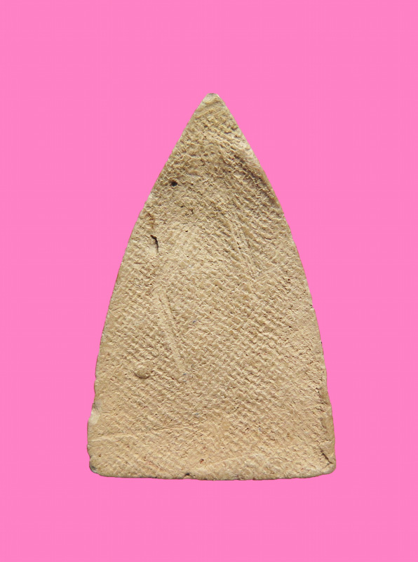 พระพุทธชินราช เนื้อดิน หลังลายผ้า กดยันต์ อกเลา