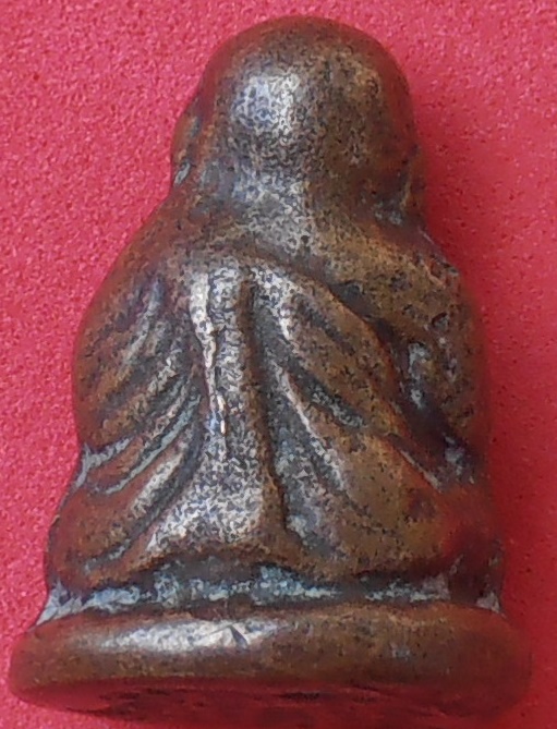 รูปหล่อหลวงพ่อเงิน วัดบางคลาน 