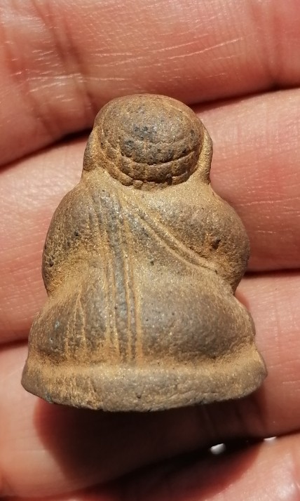 พระสังกัจจายน์ลอยองค์ หลวงพ่อกวย วัดโฆสิตาราม เนื้อดิน จ.ชัยนาท เคาะเดียว     **ยอดรวมไม่ถึง 200 บาท