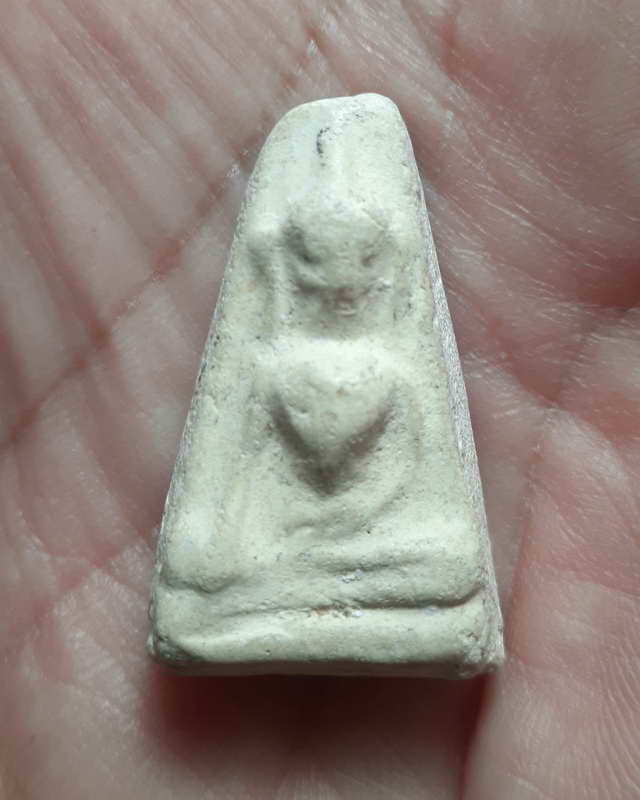 พระผงพิมพ์พระผงสุพรรณหลวงปู่ดู่ พรหมปัญโญ วัดสแก จ.อยุธยา ปี 2520 