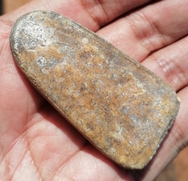 พระสิวลีจัมโบ้ เนื้อผงน้ำมัน(มีกระเทาะมุมล่างซ้าย)​ หลวงพ่อกวย​​ วัดโฆษิตาราม​ จ.ชัยนาท​ เคาะเดียว