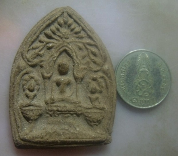 **เบา​ๆ​**พระซุ้มกระรอกกระแต เนื้อดินผสมผง เก่าๆ ไม่ทราบที**สวยๆ เชิญชมครับ