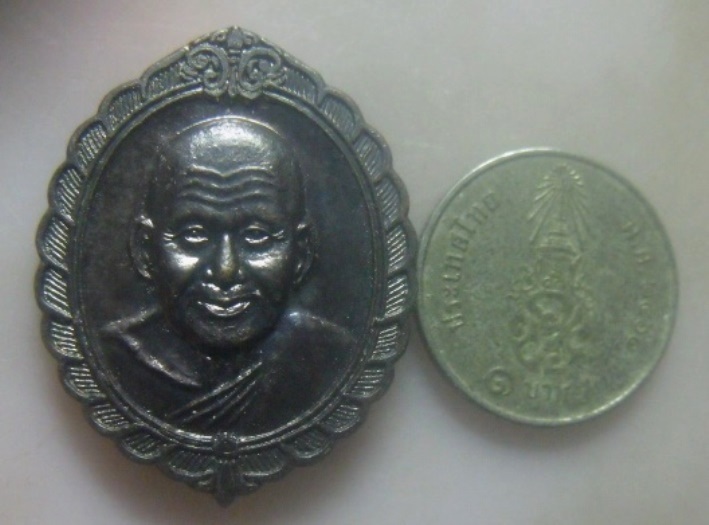 **เบา​ๆ​**เหรียญหลวงพ่อเปิ่น หลังพระสังกัจจาย รุ่นนี้ดีค้าขายรวย วัดบางพระ นครปฐม ปี ๒๕๔๐**สวยๆ