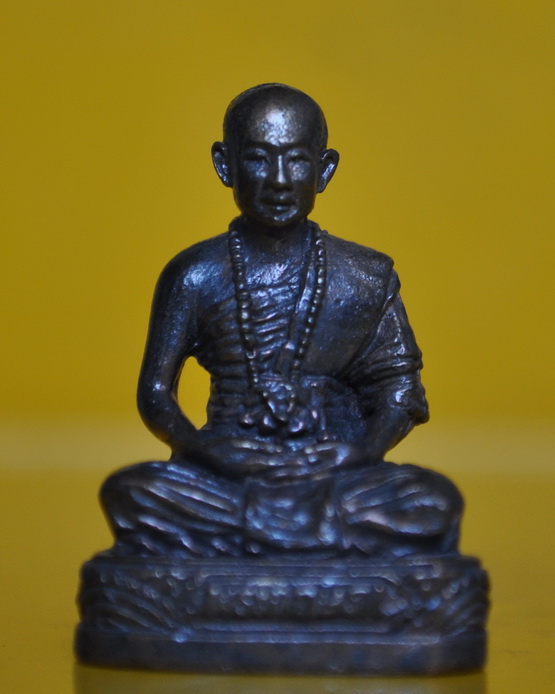 รูปหล่อสามรอบครูบากฤษดา วัดสันพระเจ้าแดง