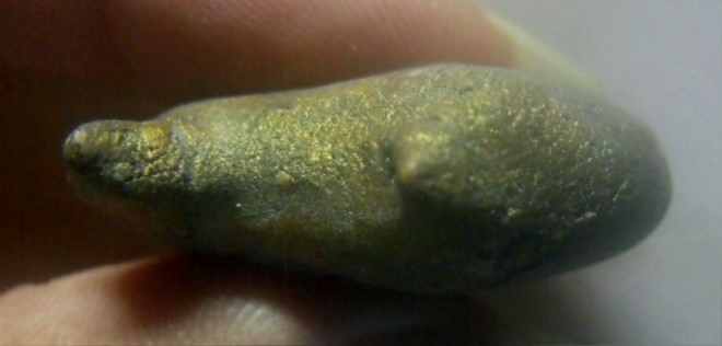 **เบา​ๆ​**ปลาตะเพียน เนื้อผงทาทอง ฝังตะกรุด จารยันต์ เก่าๆ ไม่ทราบที่**บูชาเน้นเมตตาค้าขาย โภคทรัพย์