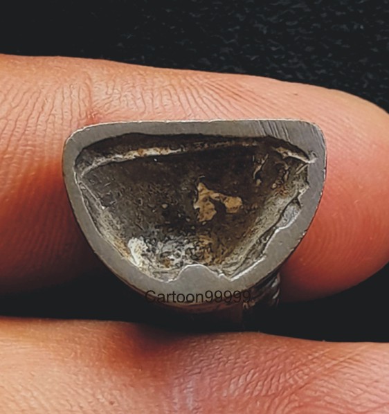 รูปหล่อหลวงปู่โต๊ะ วัดประดู่ฉิมพลี ออกวัดถ้ำสิงโตทอง ปี ๒๔ ครับ 