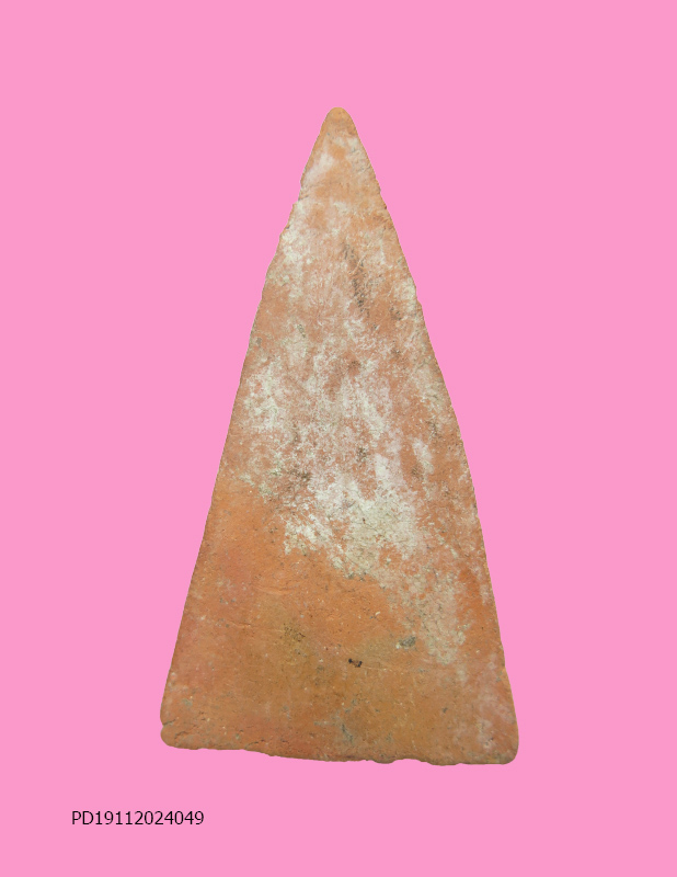 พระเนื้อดิน สูงประมาณ 2 นิ้ว