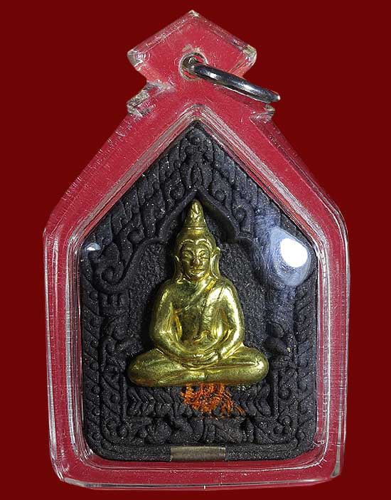 พระขุนแผน หลังกุมารทอง เนื้อใบลานสีดำหน้า หลวงปู่คีย์ วัดศรีลำยอง จ.สุรินทร์ รุ่นสรงน้ำ พ.ศ.2557