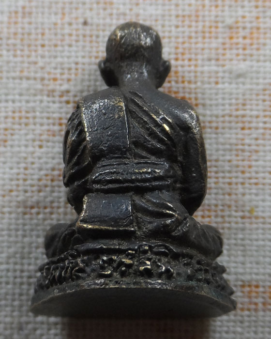 รูปหล่อหลวงพ่อแสวง วัดอารีทวีวนาราม(วัดหนองอีดุก) จ.ชัยนาท