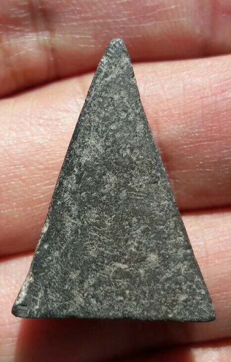 พระสมเด็จนางพญาหลังเรียบ หลวงพ่อจง วัดหน้าต่างนอก จ.อยุธยา เนื้อดิน เคาะเดียว  