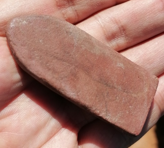 พระสีวลีพิมพ์หมวกกันน็อค​​ หลวงพ่อกวย วัดโฆสิตาราม จ.ชัยนาท​ เนื้อว่านสบู่เลือด​ ยุคต้น เคาะเดียว   