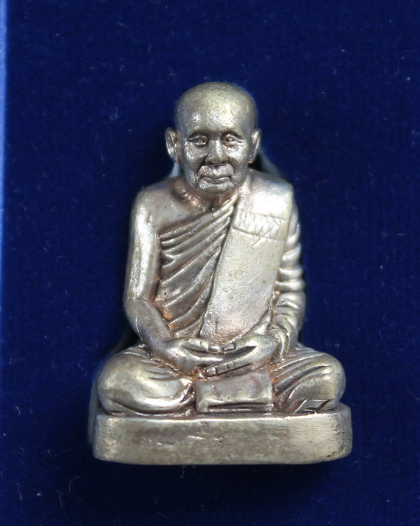 รูปหล่อเนื้ออัลบาก้าสมเด็จพระญาณสังวร