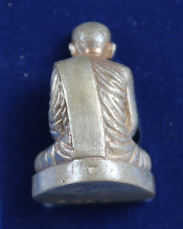 รูปหล่อเนื้ออัลบาก้าสมเด็จพระญาณสังวร