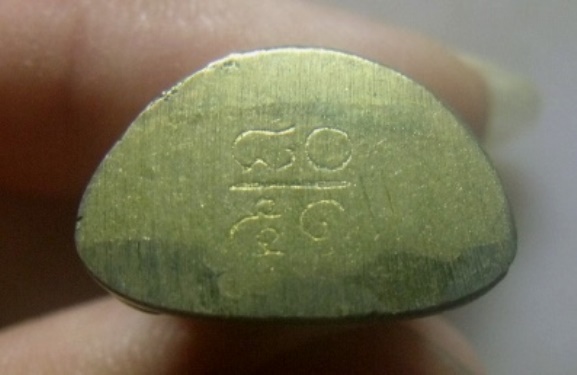 **เบาๆ**รูปหล่อหลวงพ่อเงิน วัดบางคลาน จ.พิจิตร ปี ๒๕๕๑**ใต้ฐานตอกโค้ด สวยๆ 